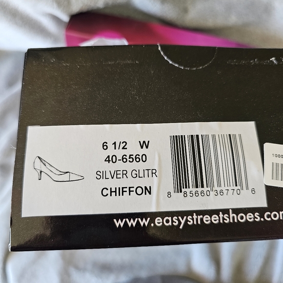 Easy Street Alive 5 Silver Glitter Chiffon Pumps Heels Sz 6.5 NIB Easy Flex - Picture 8 of 10